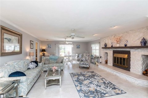 Condo in New Port Richey, Florida, 2 bedrooms  № 1918140 - photo 10