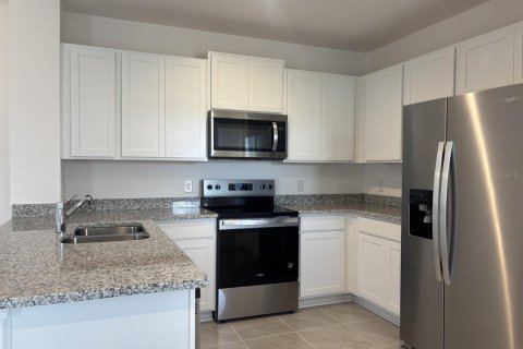 Touwnhouse à louer à Eustis, Floride: 4 chambres, 176.33 m2 № 2156497 - photo 5