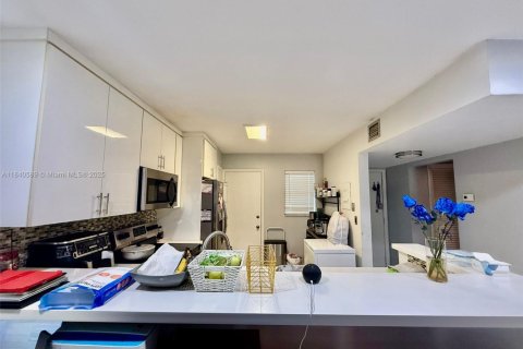 Copropriété à vendre à Miami, Floride: 1 chambre, 88.63 m2 № 1936897 - photo 2