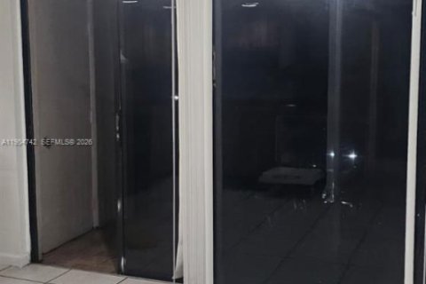 Copropriété à louer à Miami, Floride: 3 chambres, 96.62 m2 № 1956509 - photo 9