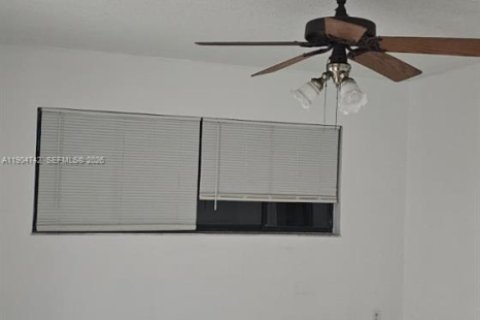 Copropriété à louer à Miami, Floride: 3 chambres, 96.62 m2 № 1956509 - photo 22