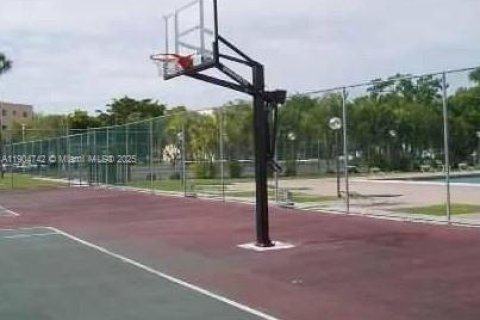 Condominio en alquiler en Miami, Florida, 3 dormitorios, 96.62 m2 № 1956509 - foto 4