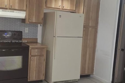 Copropriété à louer à Miami, Floride: 3 chambres, 96.62 m2 № 1956509 - photo 12