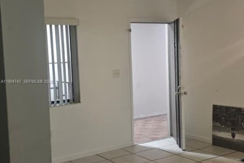 Copropriété à louer à Miami, Floride: 3 chambres, 96.62 m2 № 1956509 - photo 19