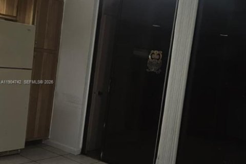 Copropriété à louer à Miami, Floride: 3 chambres, 96.62 m2 № 1956509 - photo 21