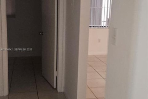 Copropriété à louer à Miami, Floride: 3 chambres, 96.62 m2 № 1956509 - photo 17