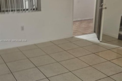 Copropriété à louer à Miami, Floride: 3 chambres, 96.62 m2 № 1956509 - photo 18