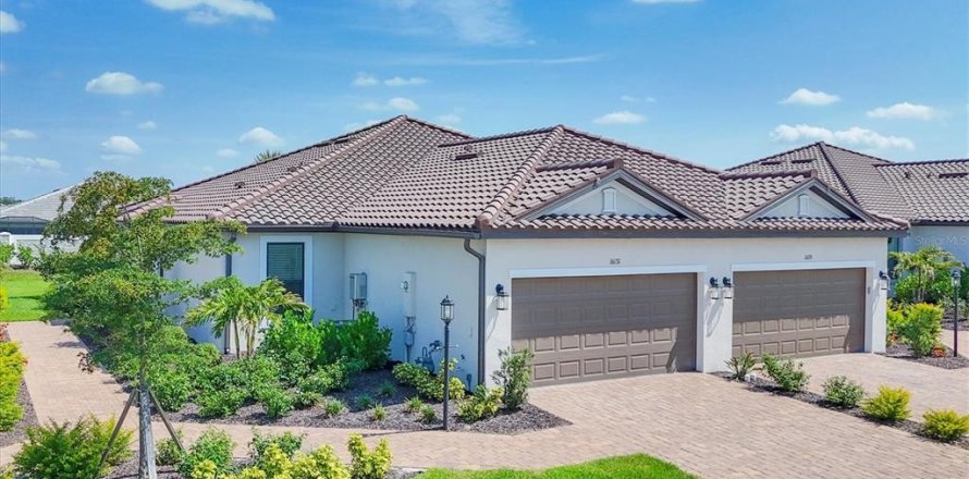 Duplex in Bradenton, Florida 2 bedrooms, 144.74 sq.m. № 1745125