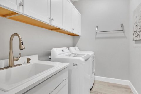 Duplex in Bradenton, Florida 2 bedrooms, 144.74 sq.m. № 1745125 - photo 22