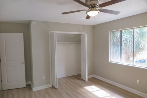 Condo in Gainesville, Florida, 2 bedrooms № 2143033 - photo 12