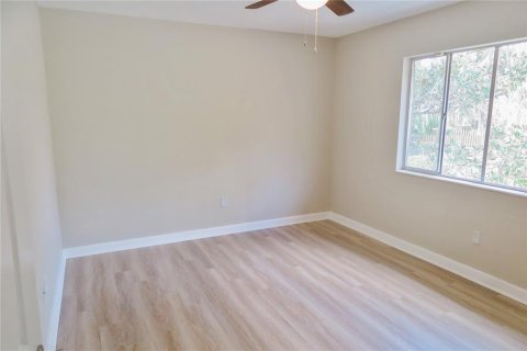 Condo in Gainesville, Florida, 2 bedrooms № 2143033 - photo 15