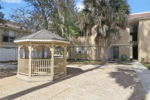 Condo in Gainesville, Florida, 2 bedrooms № 2143033 - photo 2