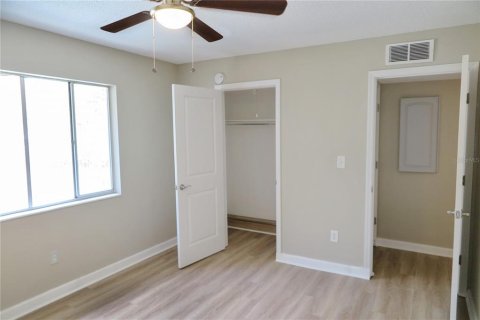 Condo in Gainesville, Florida, 2 bedrooms № 2143033 - photo 16