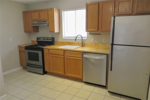 Condo in Gainesville, Florida, 2 bedrooms № 2143033 - photo 8