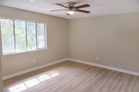 Condo in Gainesville, Florida, 2 bedrooms № 2143033 - photo 11
