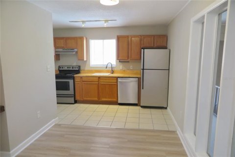 Condo in Gainesville, Florida, 2 bedrooms № 2143033 - photo 7