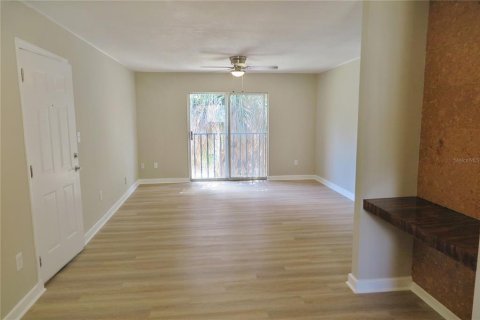 Condo in Gainesville, Florida, 2 bedrooms № 2143033 - photo 10