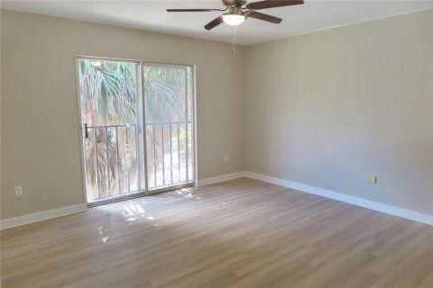 Condo in Gainesville, Florida, 2 bedrooms № 2143033 - photo 6