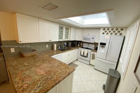 Condominio en venta en St. Lucie, Florida, 2 dormitorios, 110 m2 № 1701346 - foto 12