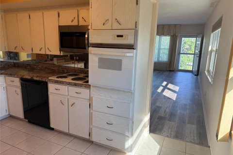 Copropriété à louer à Clearwater, Floride: 2 chambres, 130.06 m2 № 2113571 - photo 11
