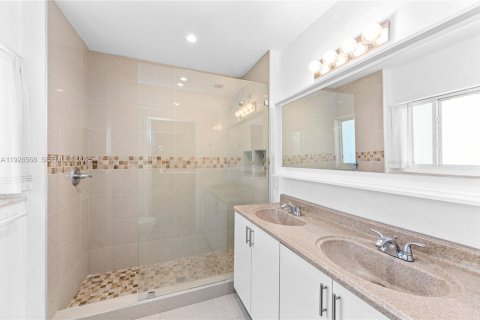 Villa ou maison à vendre à Palmetto Bay, Floride: 3 chambres, 163.6 m2 № 1988721 - photo 7