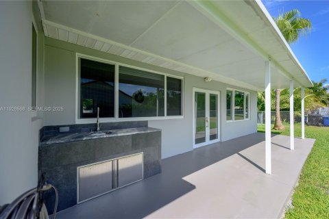 Villa ou maison à vendre à Palmetto Bay, Floride: 3 chambres, 163.6 m2 № 1988721 - photo 8