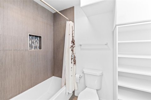 Villa ou maison à vendre à Palmetto Bay, Floride: 3 chambres, 163.6 m2 № 1988721 - photo 5