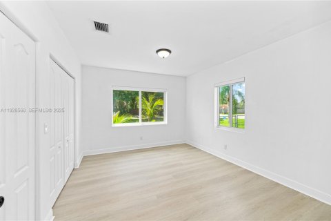 Villa ou maison à vendre à Palmetto Bay, Floride: 3 chambres, 163.6 m2 № 1988721 - photo 6