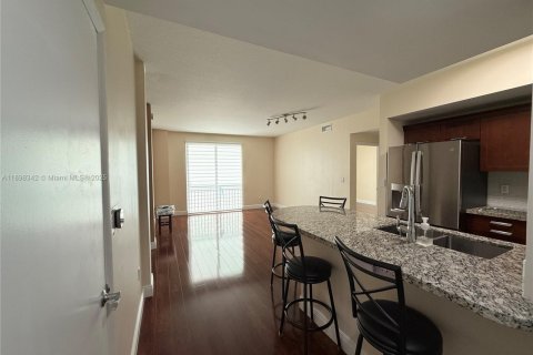 Condo in Miami, Florida, 2 bedrooms № 1952926