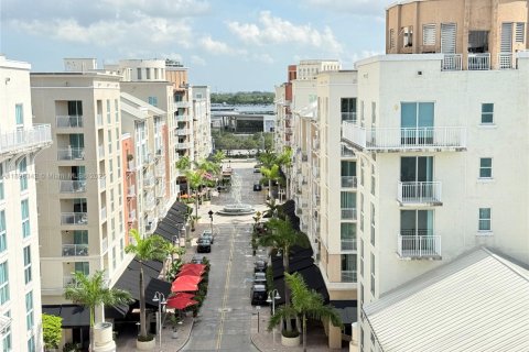 Condo in Miami, Florida, 2 bedrooms  № 1952926 - photo 26