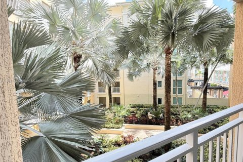 Condo in Miami, Florida, 2 bedrooms  № 1952926 - photo 16