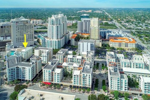 Condo in Miami, Florida, 2 bedrooms  № 1952926 - photo 28