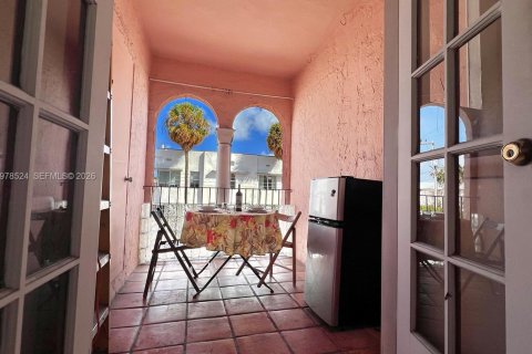 Condo in Miami Beach, Florida, 1 bedroom  № 2044508 - photo 4