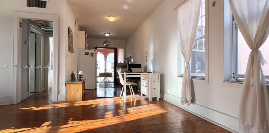 Condo in Miami Beach, Florida, 1 bedroom  № 2044508