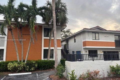 Condo in Coral Springs, Florida, 2 bedrooms  № 1963280 - photo 3