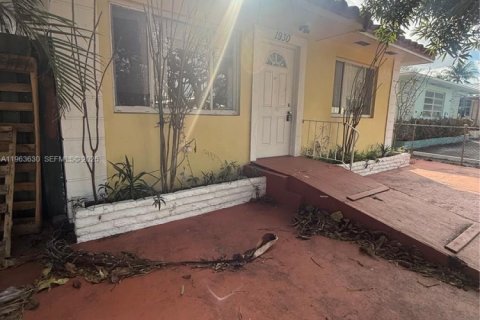 Villa ou maison à vendre à Hollywood, Floride: 4 chambres, 166.11 m2 № 2025456 - photo 12