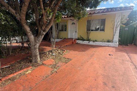 Villa ou maison à vendre à Hollywood, Floride: 4 chambres, 166.11 m2 № 2025456 - photo 8