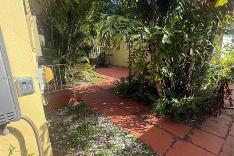 Villa ou maison à vendre à Hollywood, Floride: 4 chambres, 166.11 m2 № 2025456 - photo 9