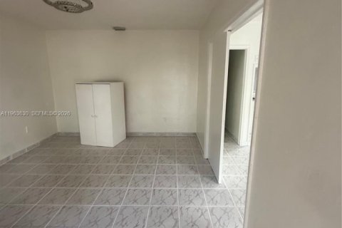 Villa ou maison à vendre à Hollywood, Floride: 4 chambres, 166.11 m2 № 2025456 - photo 18