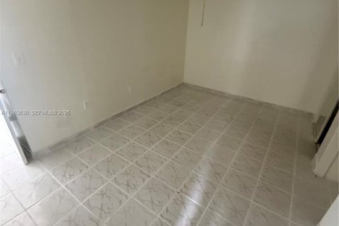 Villa ou maison à vendre à Hollywood, Floride: 4 chambres, 166.11 m2 № 2025456 - photo 26