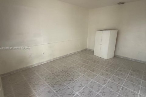 Villa ou maison à vendre à Hollywood, Floride: 4 chambres, 166.11 m2 № 2025456 - photo 20