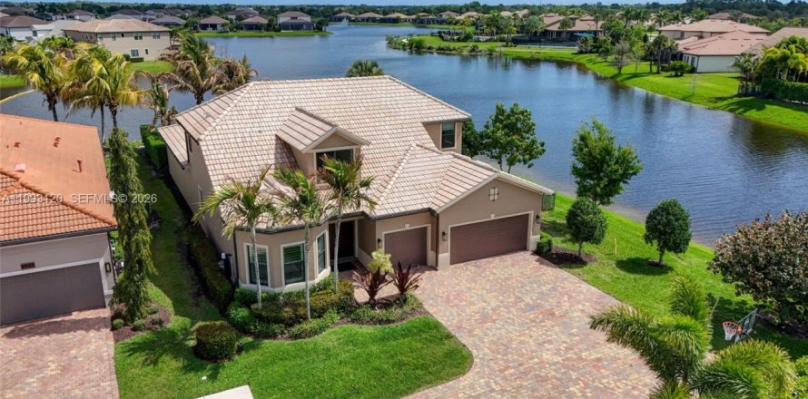 Дом в Юпитер, Флорида 4 спальни, 355.26м2 № 2056556