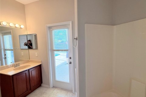 House in Port St. Lucie, Florida 4 bedrooms, 209.03 sq.m. № 2083622 - photo 22