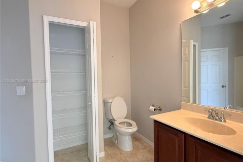 House in Port St. Lucie, Florida 4 bedrooms, 209.03 sq.m. № 2083622 - photo 23