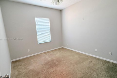 House in Port St. Lucie, Florida 4 bedrooms, 209.03 sq.m. № 2083622 - photo 14