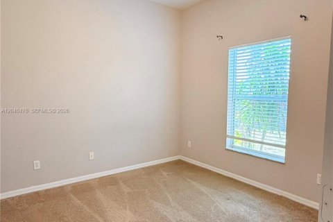 House in Port St. Lucie, Florida 4 bedrooms, 209.03 sq.m. № 2083622 - photo 18