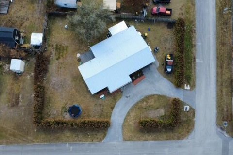 Villa ou maison à vendre à Stuart, Floride: 4 chambres, 154.96 m2 № 2272567 - photo 2