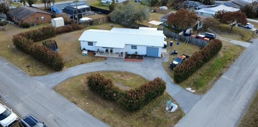 Villa ou maison à Stuart, Floride 4 chambres, 154.96 m2 № 2272567