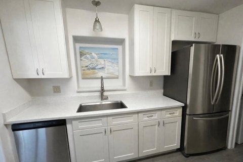 Villa ou maison à vendre à Stuart, Floride: 4 chambres, 154.96 m2 № 2272567 - photo 4