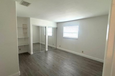 Villa ou maison à vendre à Stuart, Floride: 4 chambres, 154.96 m2 № 2272567 - photo 13